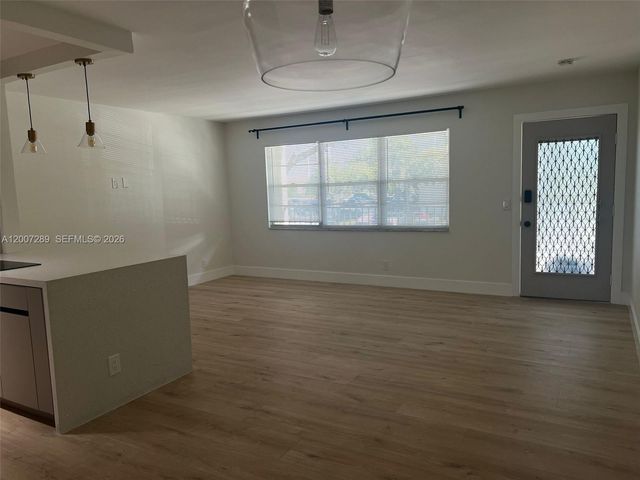 13155 SW 7th Ct 204E, Pembroke Pines, FL 33027
