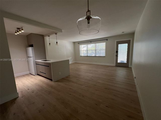 13155 SW 7th Ct 204E, Pembroke Pines, FL 33027