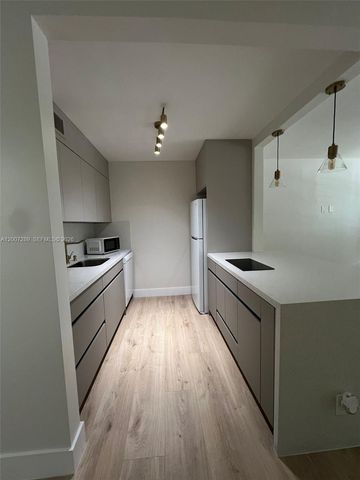 13155 SW 7th Ct 204E, Pembroke Pines, FL 33027