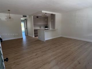 13155 SW 7th Ct 204E, Pembroke Pines, FL 33027