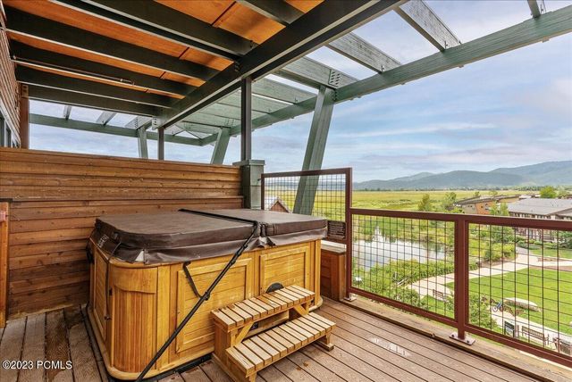 1456 Newpark Boulevard 422, Park City, UT 84098