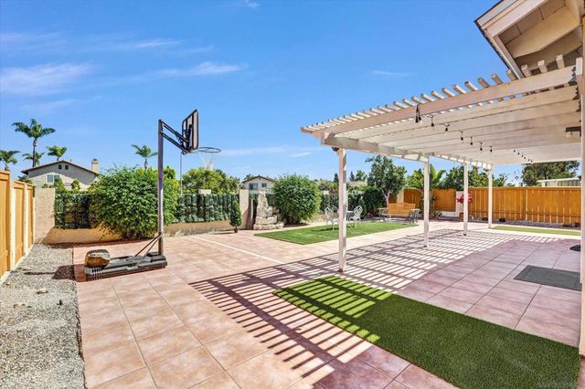 13157 Russet Leaf Ln, San Diego, CA 92129