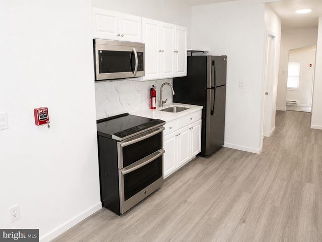5018 W THOMPSON ST, Philadelphia, PA 19131