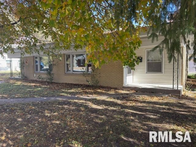425 27TH Street, Bettendorf, IA 52722