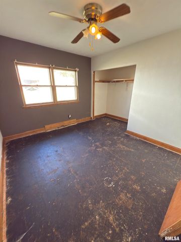 425 27TH Street, Bettendorf, IA 52722