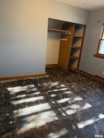 425 27TH Street, Bettendorf, IA 52722