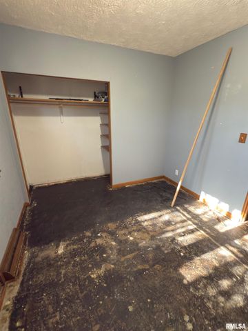 425 27TH Street, Bettendorf, IA 52722