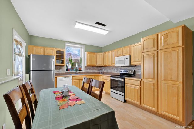 387 Cornwall Hill Road, Patterson, NY 12563