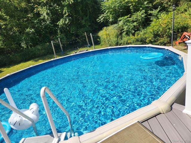 387 Cornwall Hill Road, Patterson, NY 12563