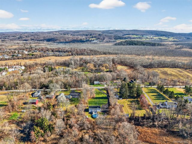 387 Cornwall Hill Road, Patterson, NY 12563