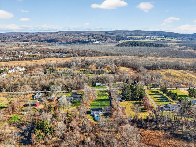 387 Cornwall Hill Road, Patterson, NY 12563