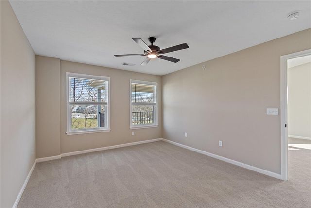 532 Foxhill Drive, 13-302, Crescent Springs, KY 41017