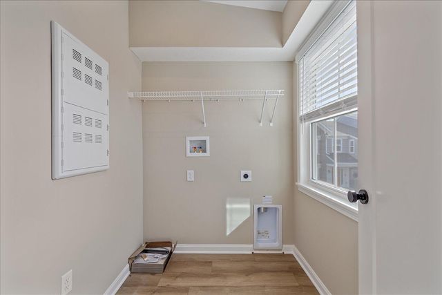 532 Foxhill Drive, 13-302, Crescent Springs, KY 41017