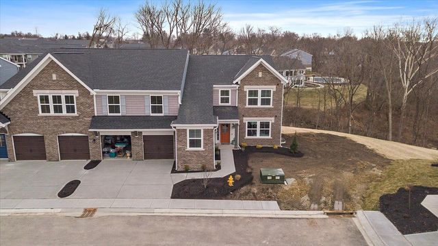 532 Foxhill Drive, 13-302, Crescent Springs, KY 41017