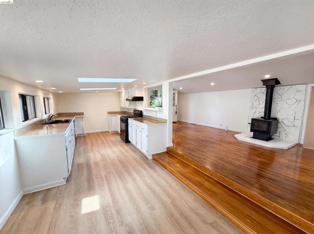 155 Estates Dr, Ben Lomond, CA 95005