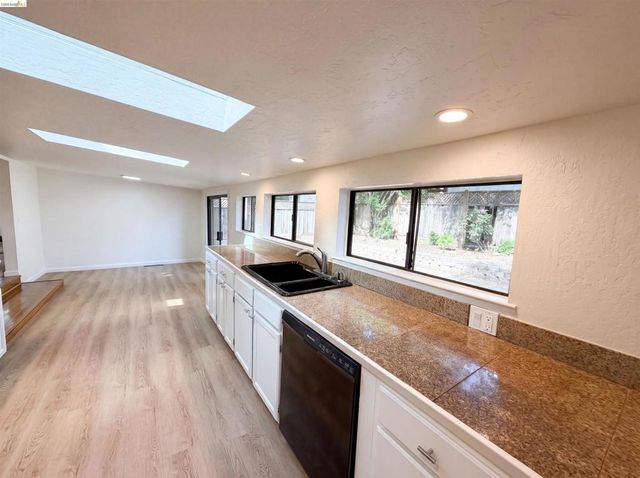 155 Estates Dr, Ben Lomond, CA 95005