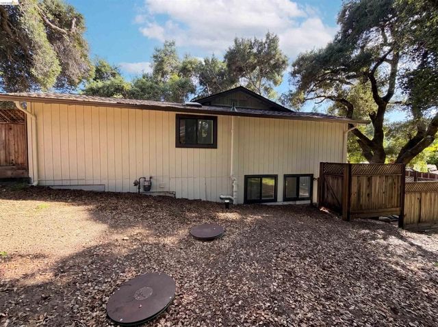 155 Estates Dr, Ben Lomond, CA 95005
