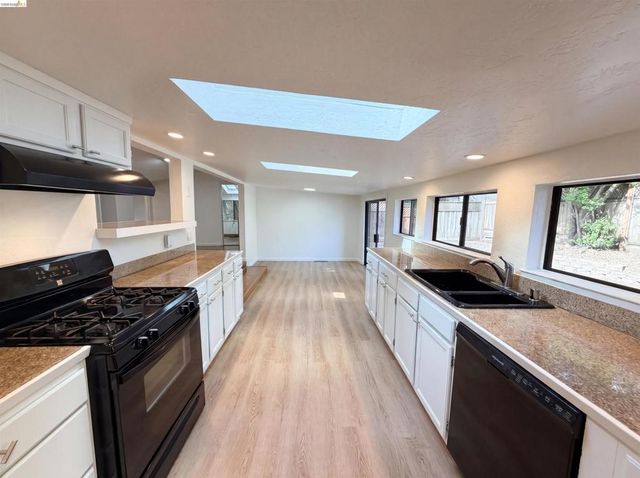 155 Estates Dr, Ben Lomond, CA 95005