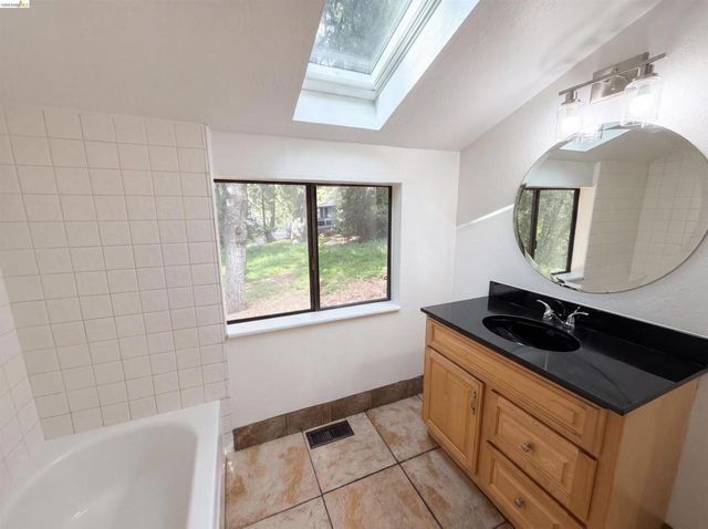 155 Estates Dr, Ben Lomond, CA 95005