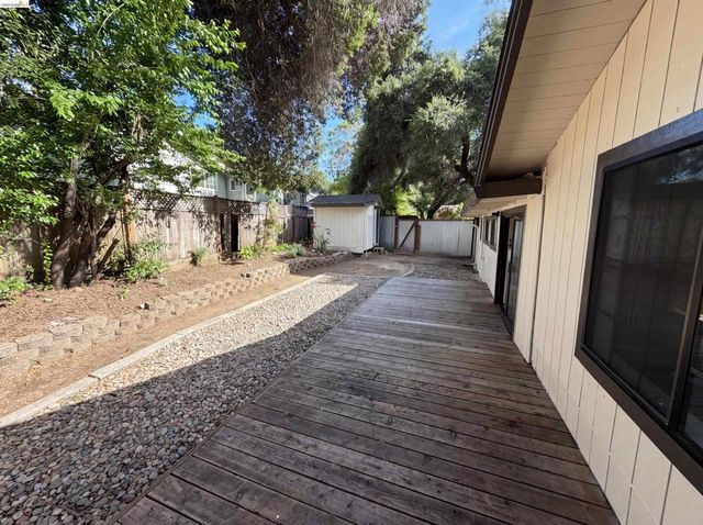 155 Estates Dr, Ben Lomond, CA 95005
