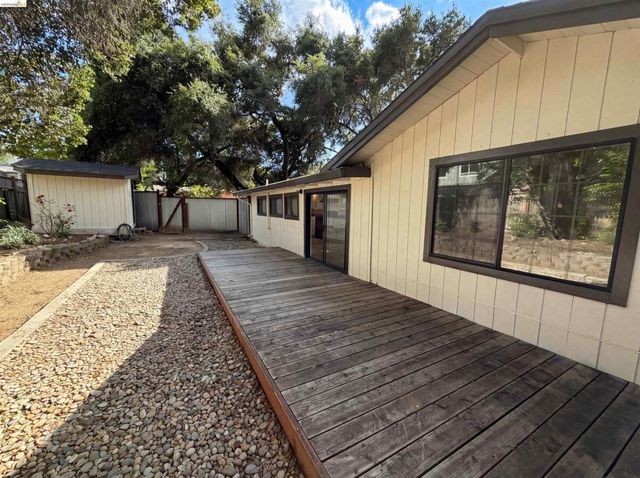 155 Estates Dr, Ben Lomond, CA 95005