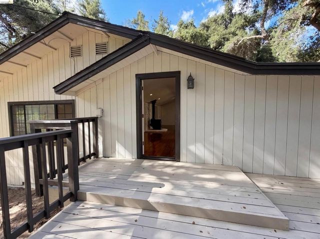 155 Estates Dr, Ben Lomond, CA 95005