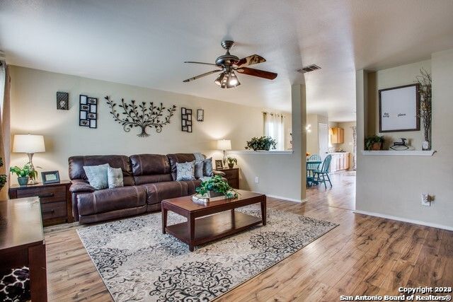 8719 SHAENWEST, San Antonio, TX 78254