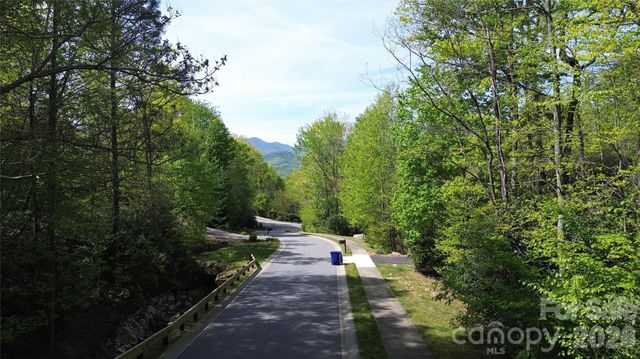 205 Settings Boulevard, Black Mountain, NC 28711