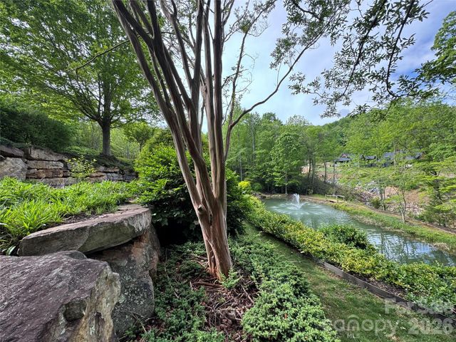 205 Settings Boulevard, Black Mountain, NC 28711