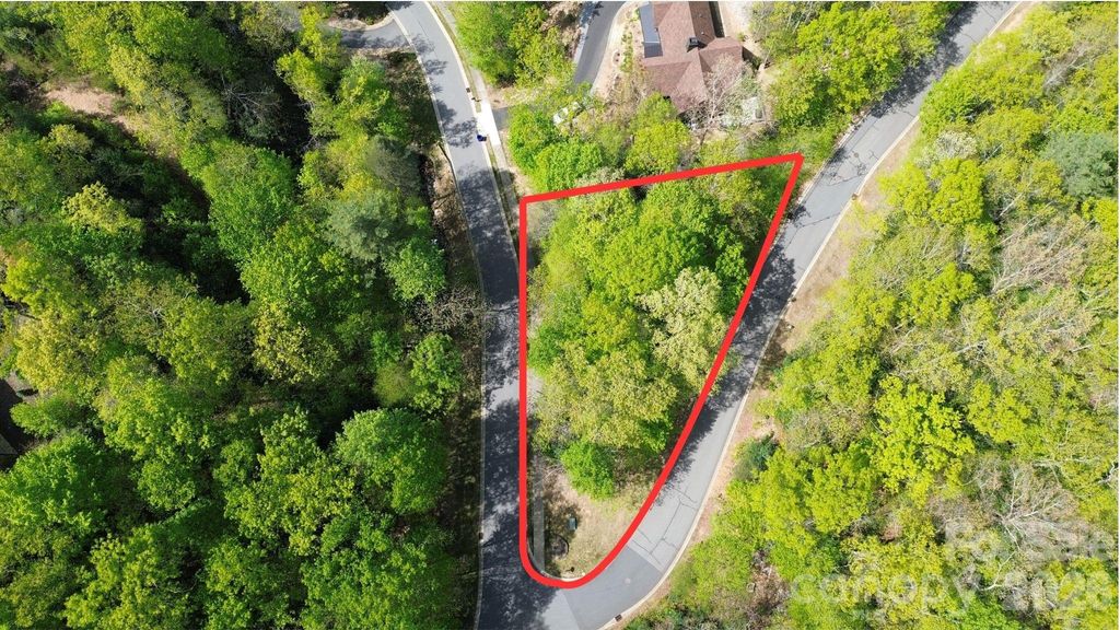 205 Settings Boulevard, Black Mountain, NC 28711