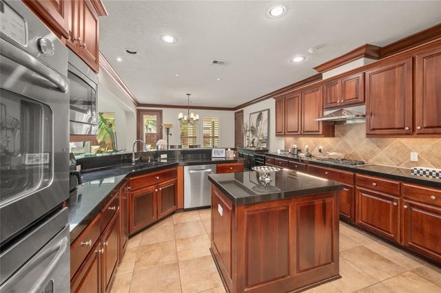 2127 Thicket Ridge Lane, Houston, TX 77077