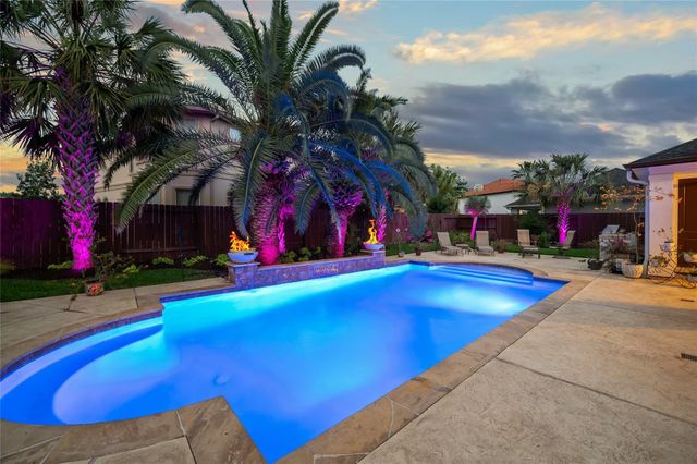 2127 Thicket Ridge Lane, Houston, TX 77077