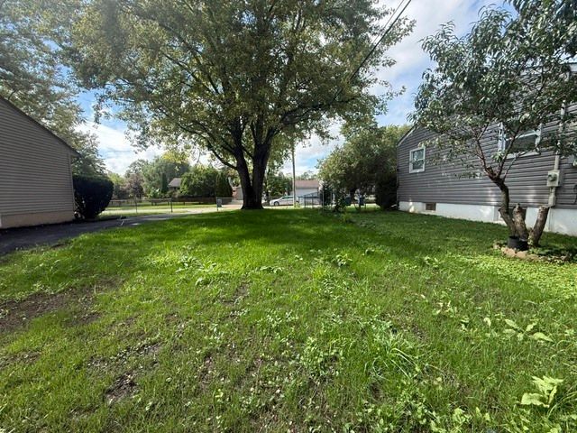 1945 Creek Road, Waukegan, IL 60087