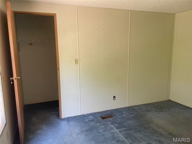 18000 Lattice Lane, St Robert, MO 65584