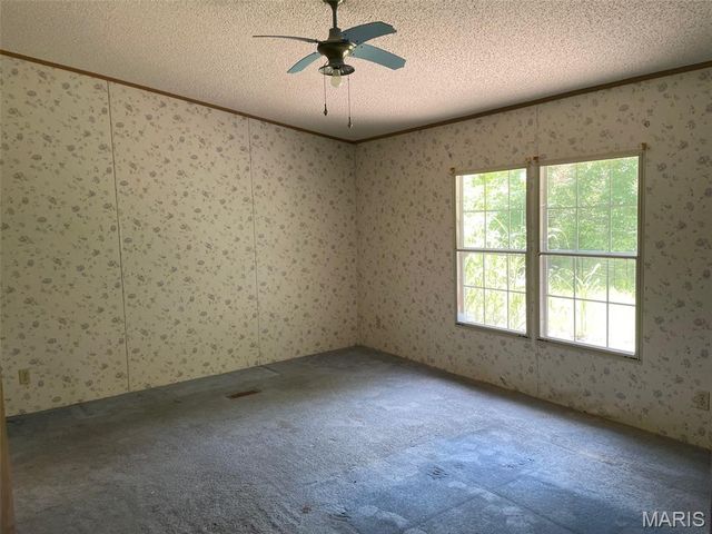 18000 Lattice Lane, St Robert, MO 65584