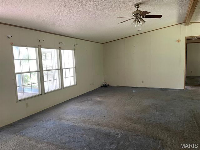 18000 Lattice Lane, St Robert, MO 65584