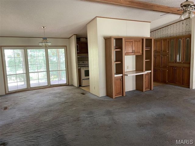 18000 Lattice Lane, St Robert, MO 65584