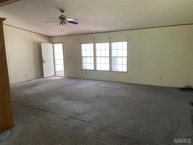 18000 Lattice Lane, St Robert, MO 65584