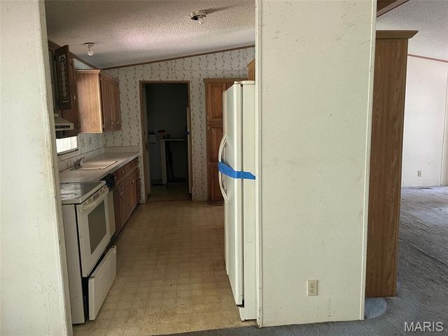 18000 Lattice Lane, St Robert, MO 65584