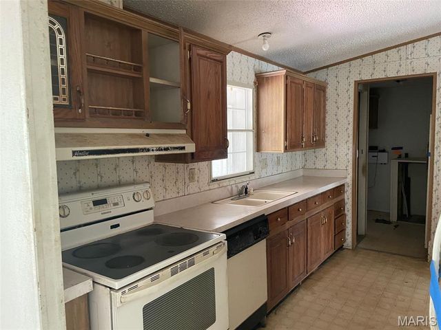 18000 Lattice Lane, St Robert, MO 65584