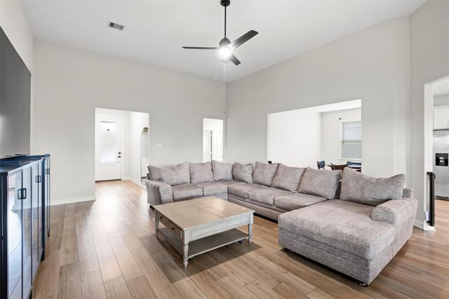 13717 Gaff Rig Drive, Texas City, TX 77510