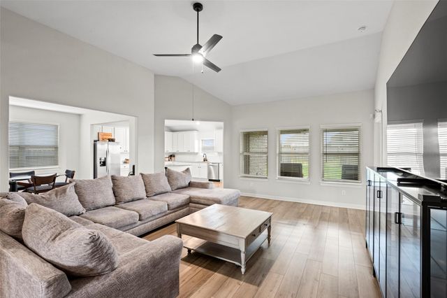 13717 Gaff Rig Drive, Texas City, TX 77510