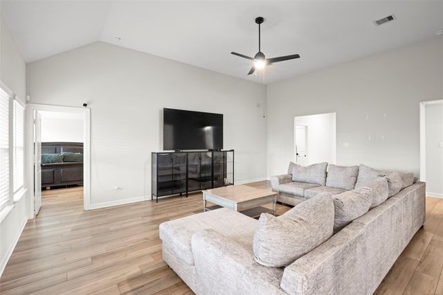 13717 Gaff Rig Drive, Texas City, TX 77510