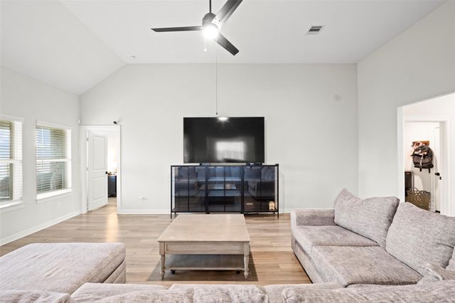 13717 Gaff Rig Drive, Texas City, TX 77510