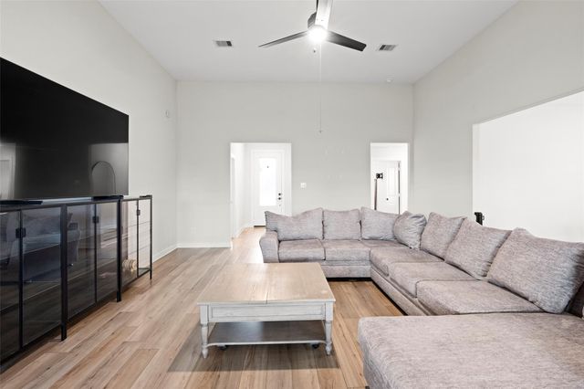 13717 Gaff Rig Drive, Texas City, TX 77510