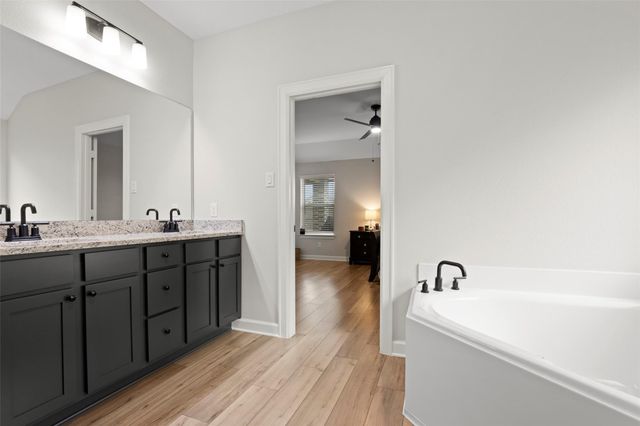 13717 Gaff Rig Drive, Texas City, TX 77510