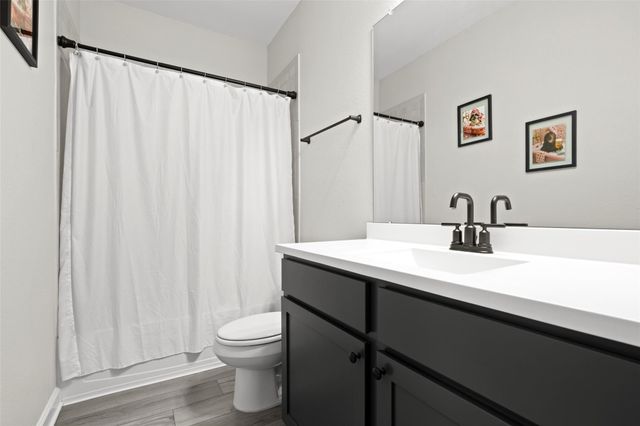 13717 Gaff Rig Drive, Texas City, TX 77510