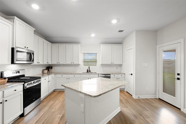 13717 Gaff Rig Drive, Texas City, TX 77510