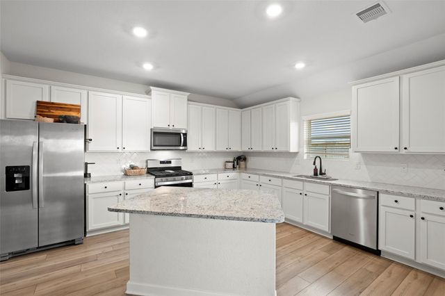 13717 Gaff Rig Drive, Texas City, TX 77510