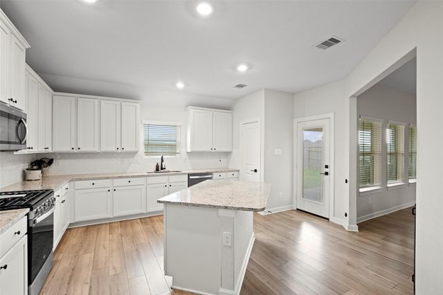 13717 Gaff Rig Drive, Texas City, TX 77510